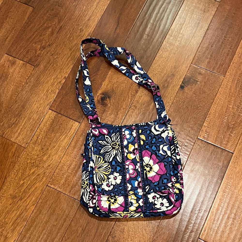 Vera Bradley Messenger Bag NWOT